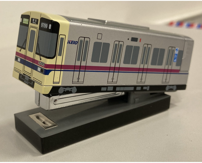 京王電鉄 1000形 車内化粧板キーホルダー３種類コンプリートセット 限定完売 ミュージアムショップ｜京王れーるランド
